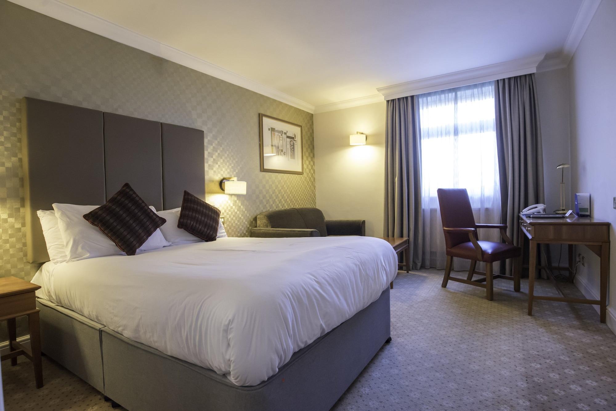 Apollo Hotel Бэйсингсток Экстерьер фото