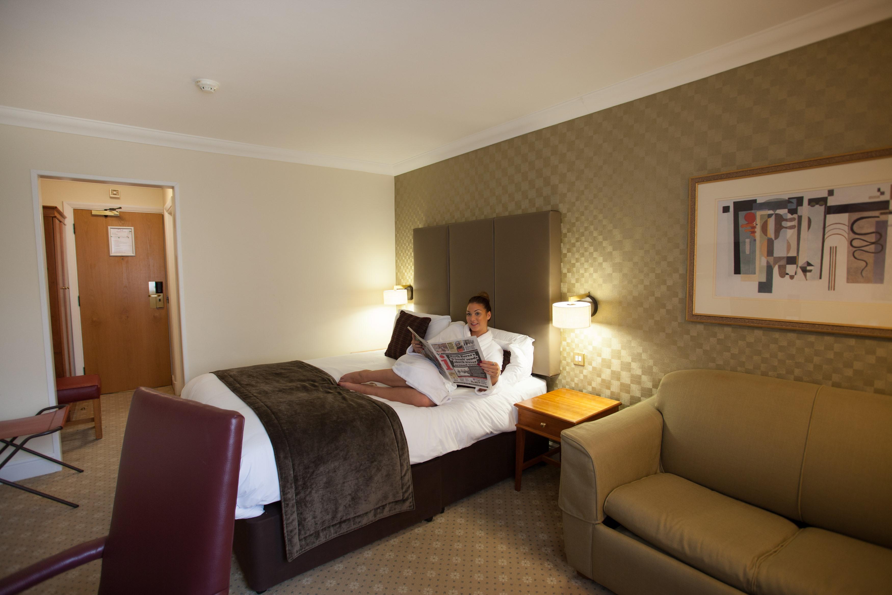 Apollo Hotel Бэйсингсток Экстерьер фото