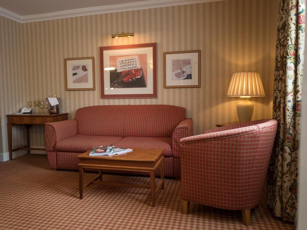 Apollo Hotel Бэйсингсток Экстерьер фото