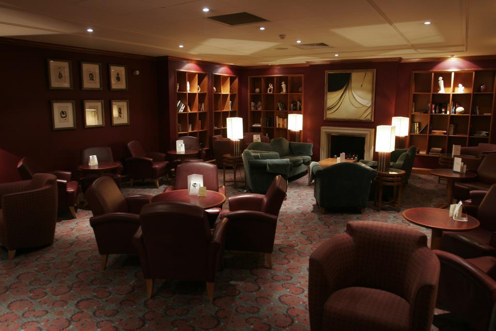 Apollo Hotel Бэйсингсток Экстерьер фото